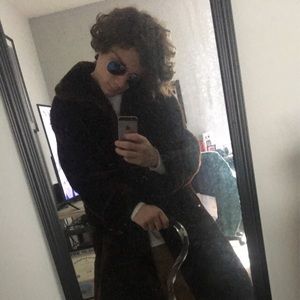 Meet your Posher, Riley